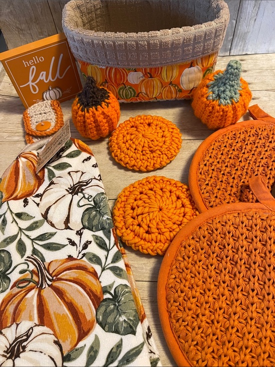 Home Collection Other - 10 Pc Pumpkin & Orange Bundle/Basket NWT Fall/Autumn Kitchen Bundle